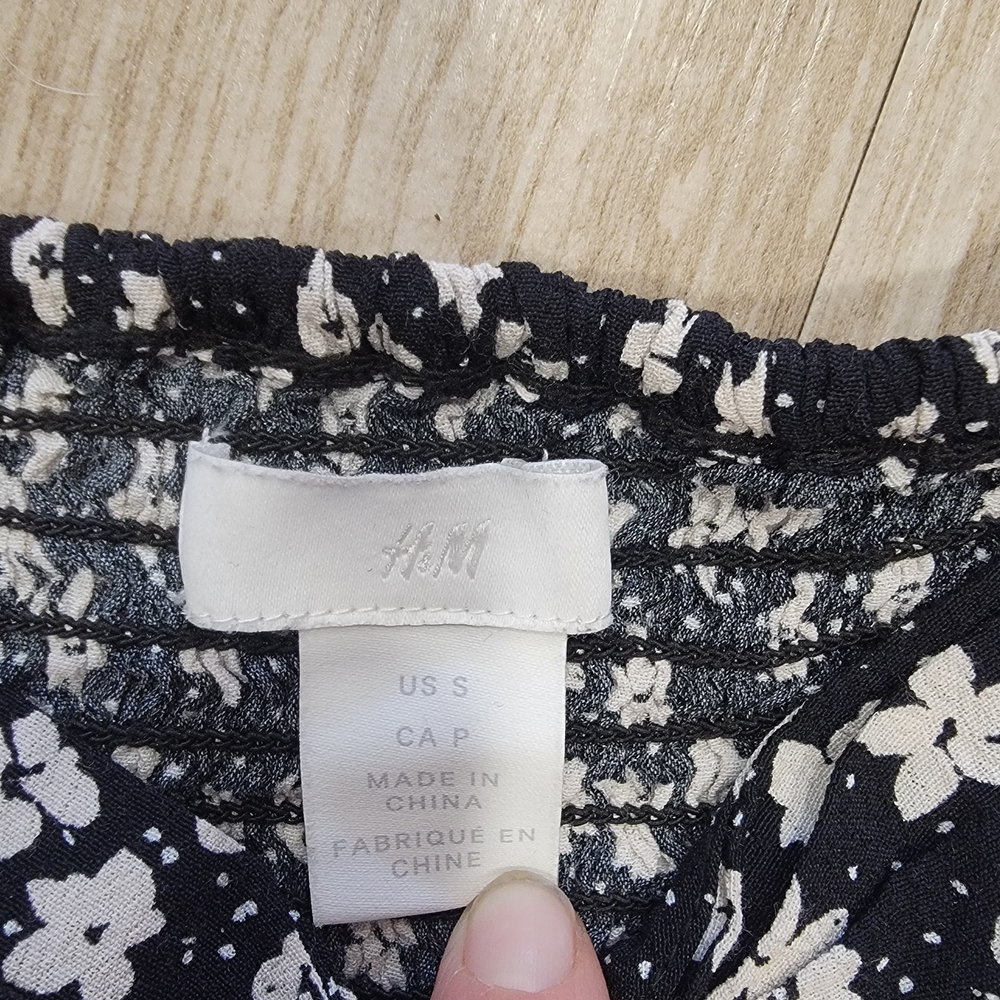 H&M Black and White Floral Skirt